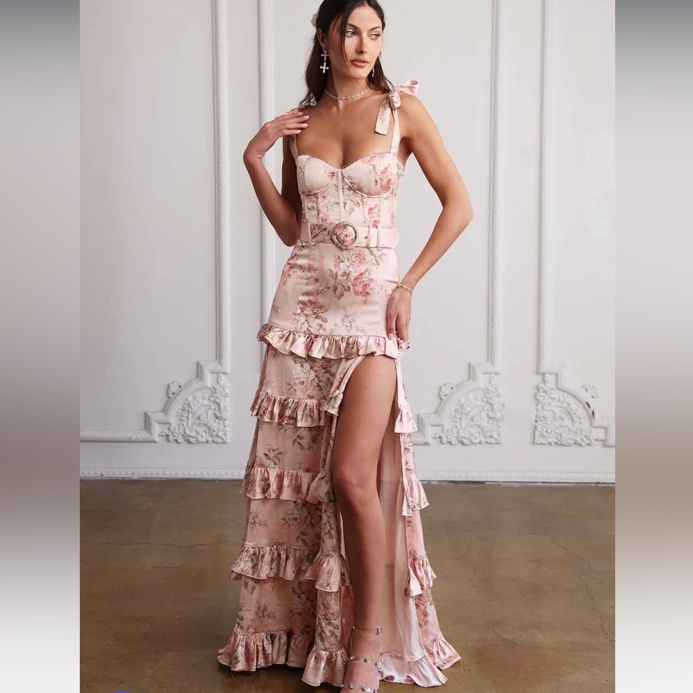 The Lisianthus Dress in Peach Tapestry